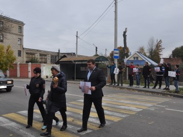 Представители ГИБДД и Добровольной молодёжной дружины города Ельца провели акцию «Лайк водителю» Представители ГИБДД и Добровольной молодёжной дружины города Ельца провели акцию «Лайк водителю»