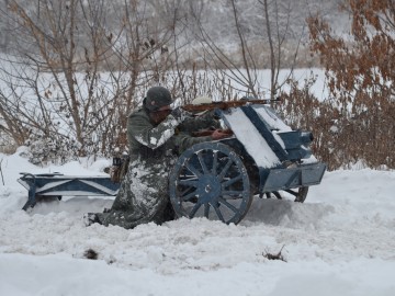 На берегу реки Быстрая Сосна прошла военно-историческая реконструкция, посвящённая боям 1941 года за город Елец