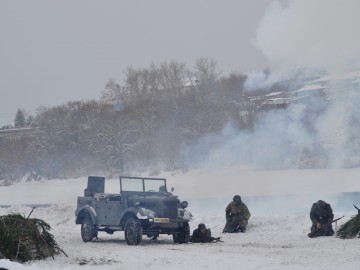На берегу реки Быстрая Сосна прошла военно-историческая реконструкция, посвящённая боям 1941 года за город Елец