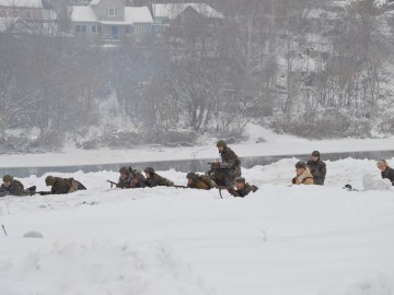 На берегу реки Быстрая Сосна прошла военно-историческая реконструкция, посвящённая боям 1941 года за город Елец