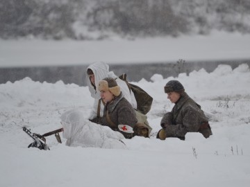 На берегу реки Быстрая Сосна прошла военно-историческая реконструкция, посвящённая боям 1941 года за город Елец