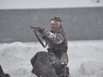 На берегу реки Быстрая Сосна прошла военно-историческая реконструкция, посвящённая боям 1941 года за город Елец