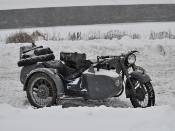 На берегу реки Быстрая Сосна прошла военно-историческая реконструкция, посвящённая боям 1941 года за город Елец