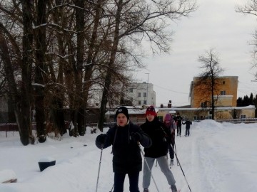 На стадионе посёлка Газопровод прошёл спортивный праздник «Новогодние гонки»