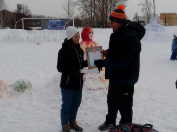 На стадионе посёлка Газопровод прошёл спортивный праздник «Новогодние гонки»