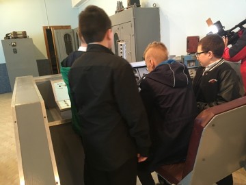 В рамках областного форума «Вместе ради детей» сотрудники Елецкого ЛО МВД России на транспорте провели экскурсию по железной дороге для учеников школы-интерната №4