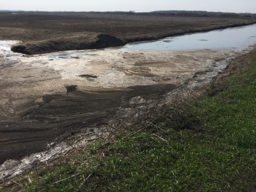 В Елецком районе обнаружена большая несанкционированная свалка мусора!