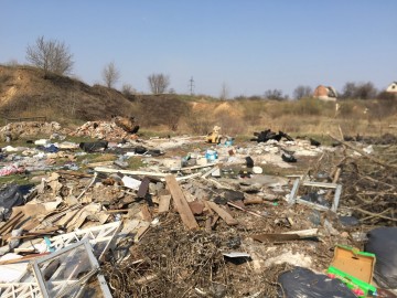 В Елецком районе обнаружена большая несанкционированная свалка мусора!