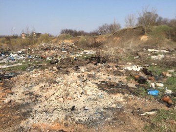 В Елецком районе обнаружена большая несанкционированная свалка мусора!