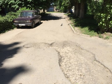 Почему в микрорайоне Новые Дома разбитые дороги и тротуары?! Как и во всём Ельце! Почему в микрорайоне Новые Дома разбитые дороги и тротуары?! Как и во всём Ельце!