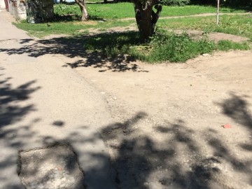 Почему в микрорайоне Новые Дома разбитые дороги и тротуары?! Как и во всём Ельце! Почему в микрорайоне Новые Дома разбитые дороги и тротуары?! Как и во всём Ельце!