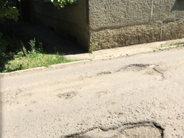 Почему в микрорайоне Новые Дома разбитые дороги и тротуары?! Как и во всём Ельце! Почему в микрорайоне Новые Дома разбитые дороги и тротуары?! Как и во всём Ельце!