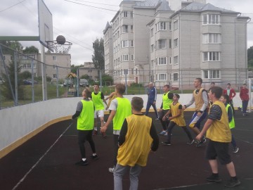 На стадионе посёлка Газопровод прошёл турнир по баскетболу и мини-футболу