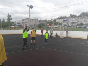 На стадионе посёлка Газопровод прошёл турнир по баскетболу и мини-футболу