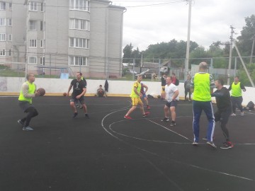 На стадионе посёлка Газопровод прошёл турнир по баскетболу и мини-футболу