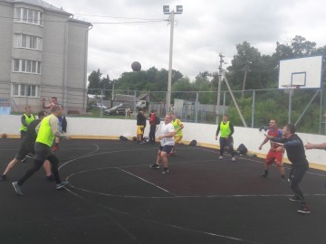 На стадионе посёлка Газопровод прошёл турнир по баскетболу и мини-футболу