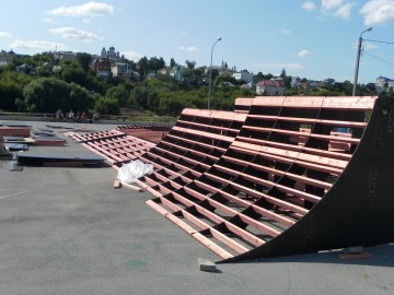 На площадке ФОК «Виктория» производится монтаж нового оборудования