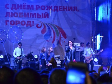 Феерическое завершение празднования дня города: для ельчан выступили Александр Немо и Ирина Дубцова Феерическое завершение празднования дня города: для ельчан выступили Александр Немо и Ирина Дубцова