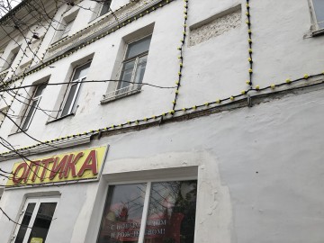 Администрация Ельца испортила фасады старинных зданий в центре города!