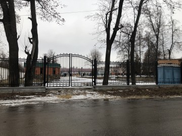 Администрация Ельца запустила жителей в парк Железнодорожников, где более пяти лет не сделано до конца благоустройство!