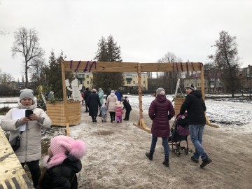 Администрация Ельца запустила жителей в парк Железнодорожников, где более пяти лет не сделано до конца благоустройство!