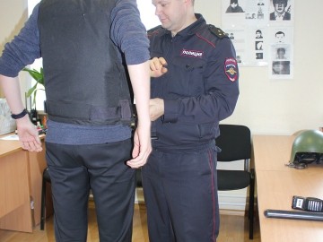 Елецкие школьники и студенты побывали на экскурсии в отделе полиции