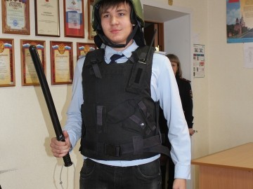 Елецкие школьники и студенты побывали на экскурсии в отделе полиции