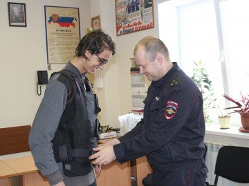 Елецкие школьники и студенты побывали на экскурсии в отделе полиции