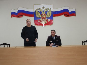 Елецкие школьники и студенты побывали на экскурсии в отделе полиции