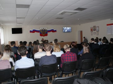 Елецкие школьники и студенты побывали на экскурсии в отделе полиции