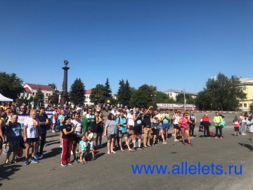 В Ельце состоялось грандиозное спортивное событие - первый в истории города полумарафон! В Ельце состоялось грандиозное спортивное событие - первый в истории города полумарафон!
