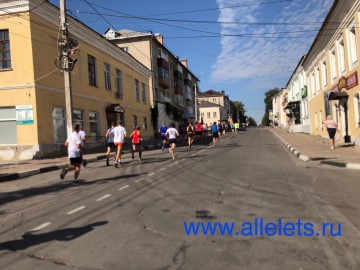 В Ельце состоялось грандиозное спортивное событие - первый в истории города полумарафон! В Ельце состоялось грандиозное спортивное событие - первый в истории города полумарафон!