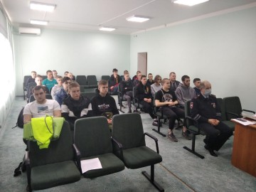 В Ельце прошло мероприятие ГИБДД совместно с «Елецким лицеем сферы бытовых услуг» и представителями МБУ «ЕТРК»