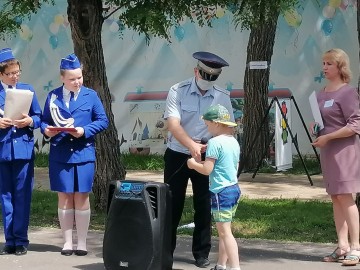 В лагере МАОУ ДО «Детско-юношеский центр им. Б.Г. Лесюка» прошло занятие по предупреждению ДТП с участием несовершеннолетних