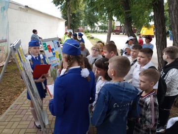 В Ельце прошла акция "Безопасная дорога в школу"