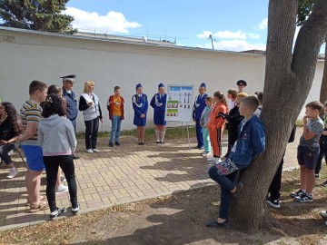 В Ельце прошла акция "Безопасная дорога в школу"