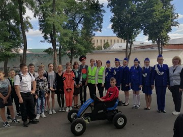 В Ельце прошла акция "Безопасная дорога в школу"