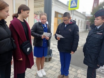 ГИБДД и ЮИД провели мероприятие «Граффити дорожной безопасности» в «Детском парке» Ельца