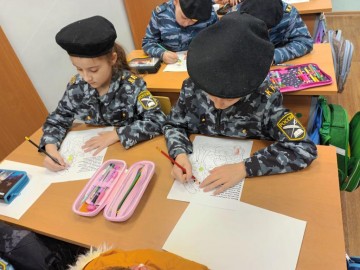 В СШ №1 им. М.М. Пришвина сотрудники ГИБДД Ельца приняли участие в открытых уроках