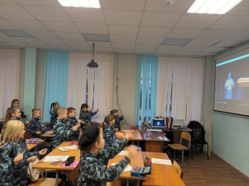 В СШ №1 им. М.М. Пришвина сотрудники ГИБДД Ельца приняли участие в открытых уроках