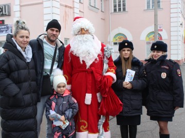 В Ельце прошла Всероссийская акция профилактической направленности «Полицейский Дед Мороз»