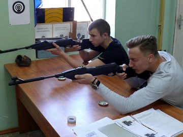 В Ельце на базе местного отделения ДОСААФ прошли соревнования по стрельбе, посвященные Дню Победы В Ельце на базе местного отделения ДОСААФ прошли соревнования по стрельбе, посвященные Дню Победы