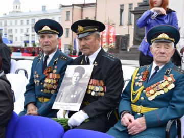 В Ельце прошел Парад Победы