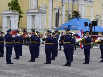 В Ельце прошел Парад Победы