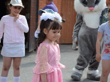 Добровольцы городского штаба «Пространства Добра» и отряда ЕГУ им. И.А. Бунина «Содружество Отзывчивых Сердец» провели праздничную программу «Да здравствует детство!»