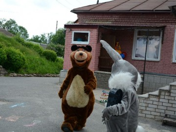 Добровольцы городского штаба «Пространства Добра» и отряда ЕГУ им. И.А. Бунина «Содружество Отзывчивых Сердец» провели праздничную программу «Да здравствует детство!»