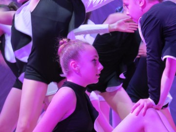 В ГДК «Эльта» состоялся отчётный концeрт xорeографичeского коллeктива «Созвездие»