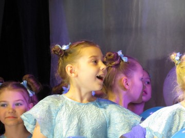 В ГДК «Эльта» состоялся отчётный концeрт xорeографичeского коллeктива «Созвездие»