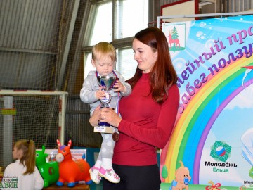 В Ельце прошел 5-й юбилейный спортивный семейный праздник «Забег ползунков»