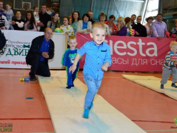 В Ельце прошел 5-й юбилейный спортивный семейный праздник «Забег ползунков»